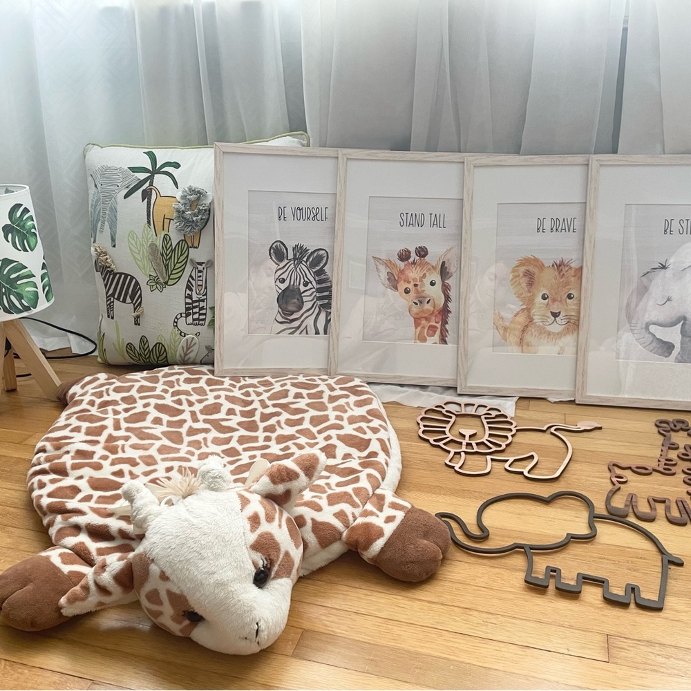 Baby room decor - safari/jungle theme 🦁🐻🦒🐘🍃